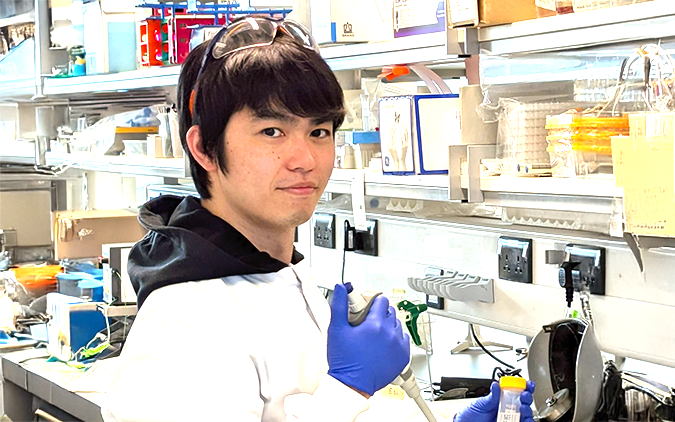 理学部　助教　石本直偉士の写真
